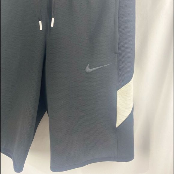 Nike Therma Flex Showtime Basketball Shorts  // AJ6320-010 // Small // NEW - Picture 8 of 16